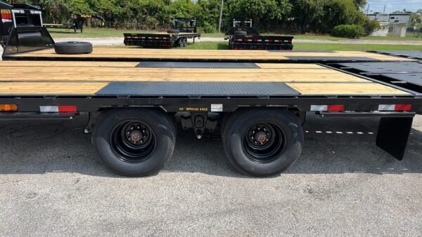 35 Foot Big Tex Tandem Dual Wheel Axle with Mega Ramp Black Gooseneck Trailer (22GN-35D5A-MRBK) - Image 2