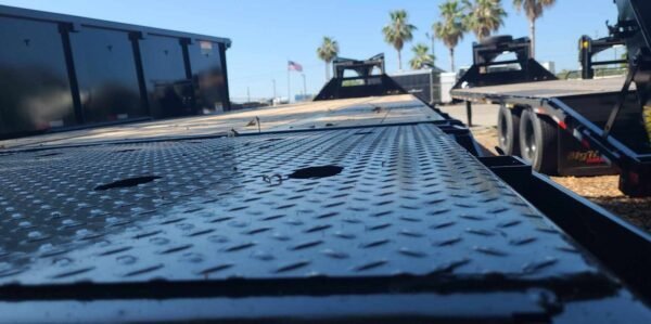 40 Foot Big Tex Heavy Duty Tandem Dual Wheel Axle Black Gooseneck Trailer (25GN-40D5A-MRBK)) - Image 2